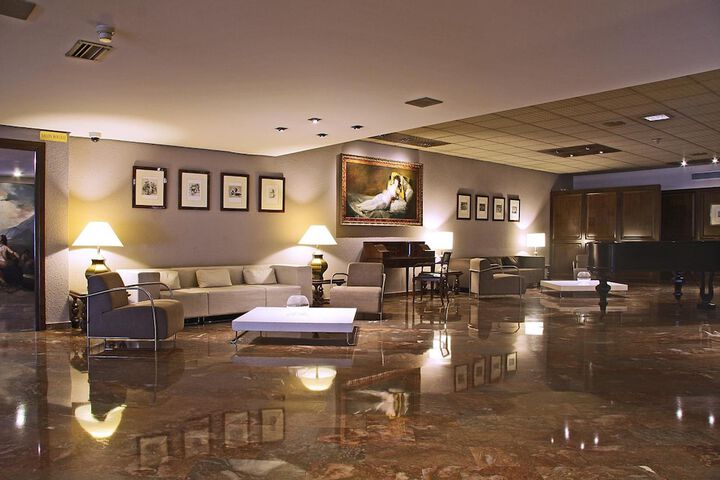 Guest Lobby