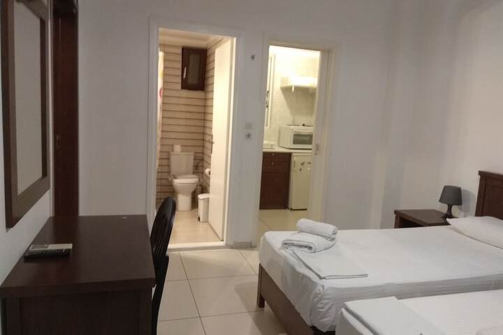 Room 6 of 70