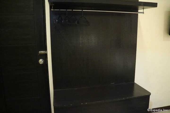 Room 19 of 28