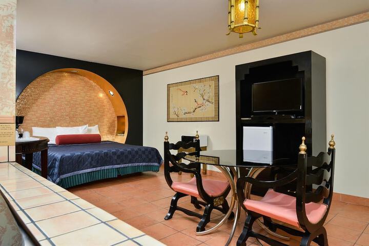 1 King Bed (64 of 80)
