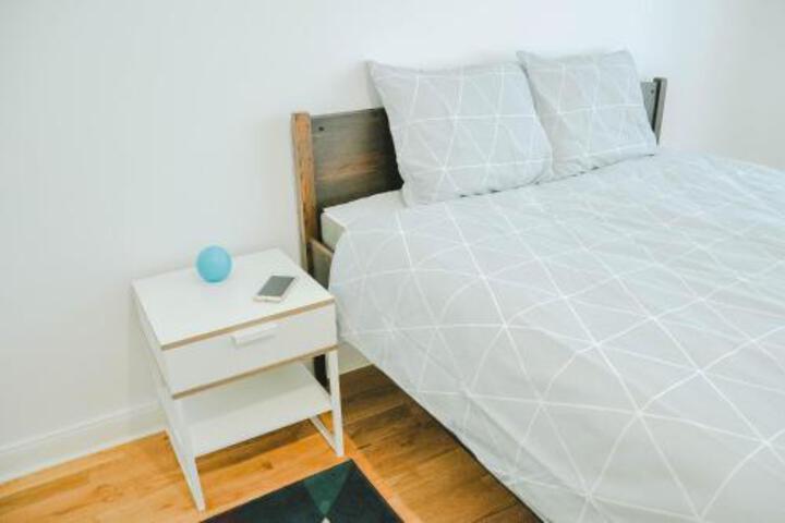 Room 5 of 6
