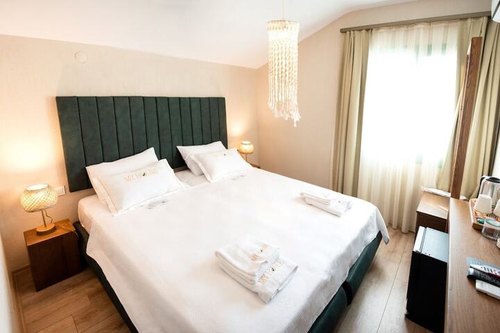 Room 14 of 63