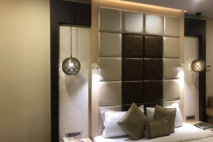 Room 14 of 26