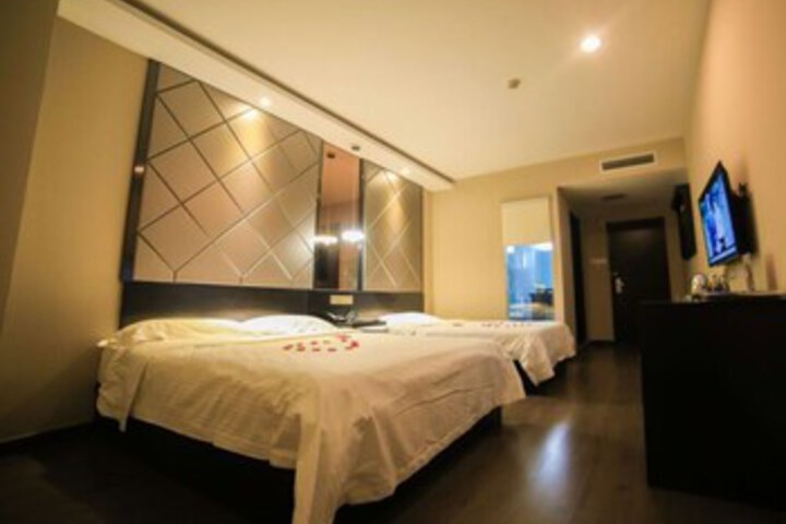 Room 33 of 38