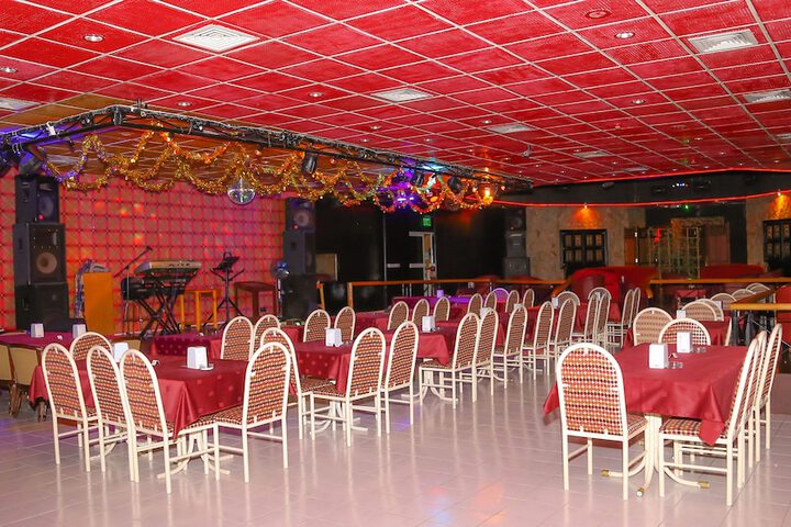 Ballroom/Hall 31 of 36