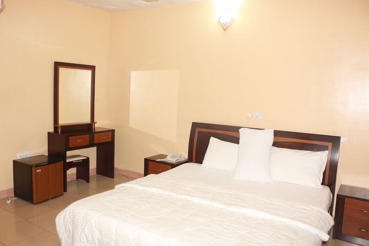 Room 9 of 22