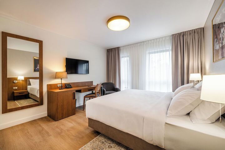 Room 15 of 24