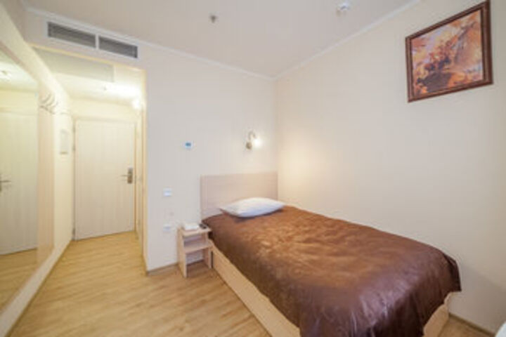 Room 12 of 44