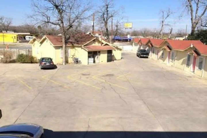 Photo of PARADISE MOTEL