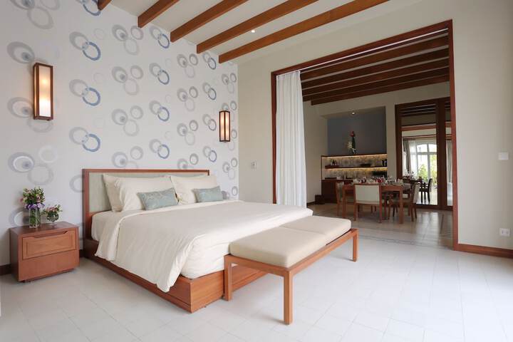 Room 8 of 72