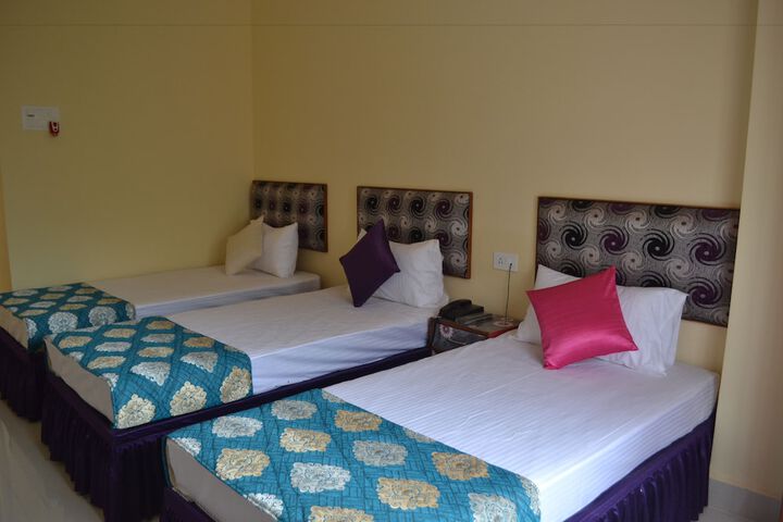 Room 9 of 90