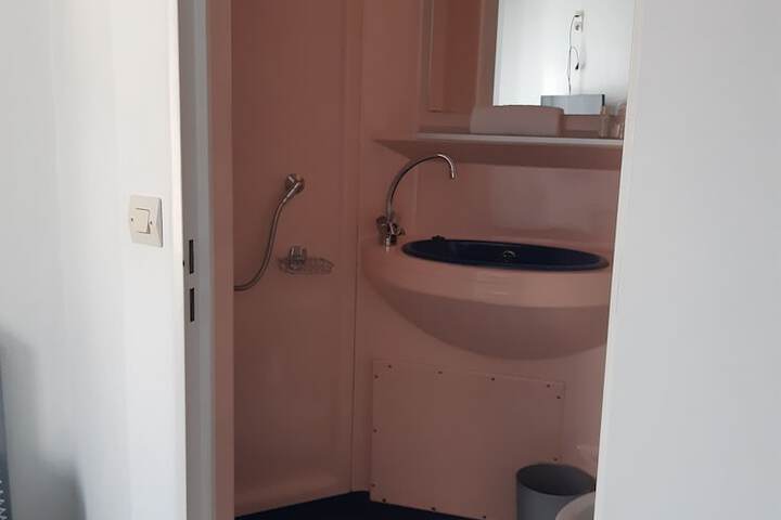 Room 12 of 31