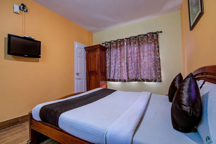 Room 4 of 10
