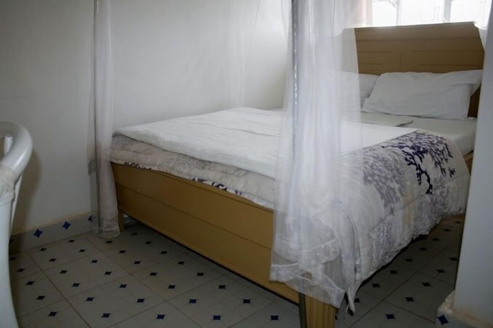 Room 10 of 36