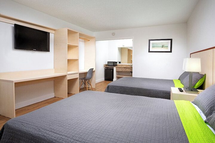 Room 12 of 24