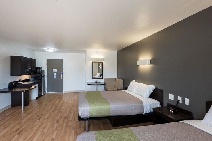 Room 10 of 35