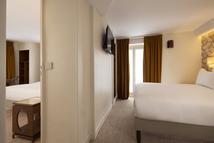 Room 22 of 33