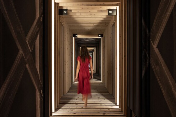 Ballroom/Hall 63 of 85