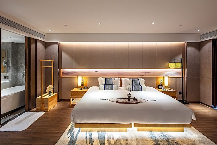 Room 11 of 22