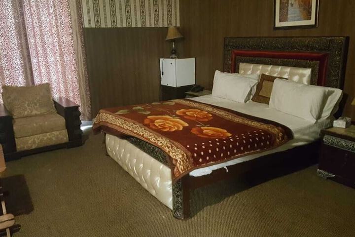 Room 8 of 15