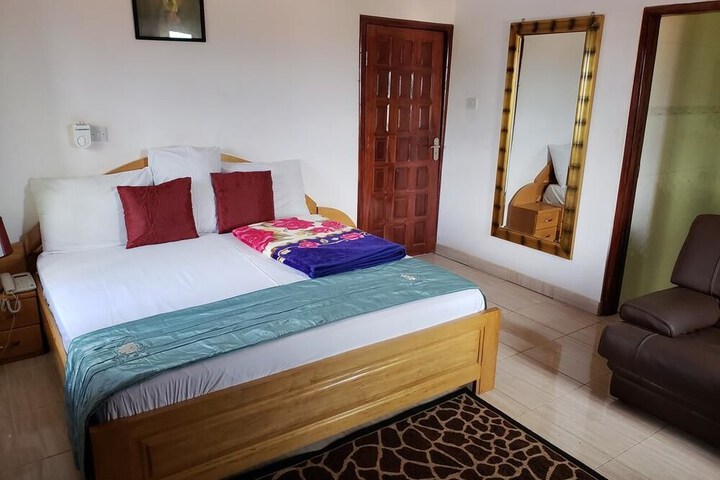 Room 8 of 27