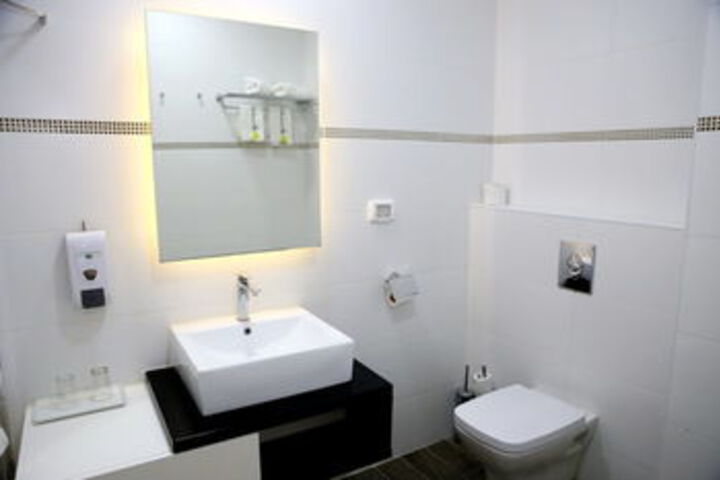 Room 4 of 46