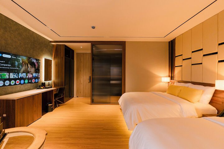 Room 16 of 74