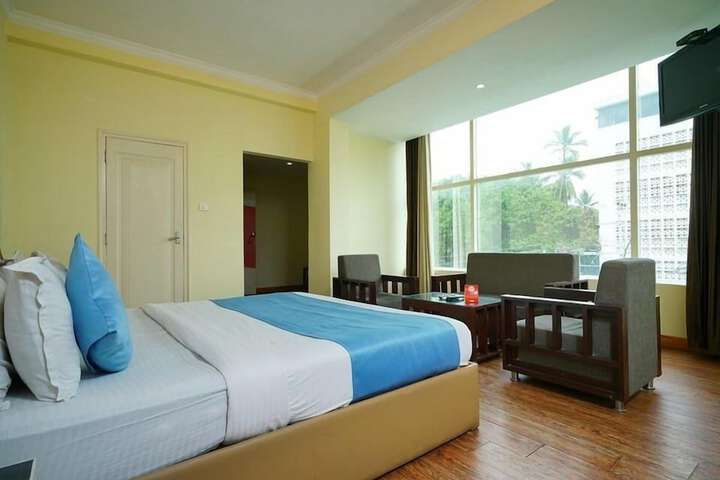 Room 8 of 9