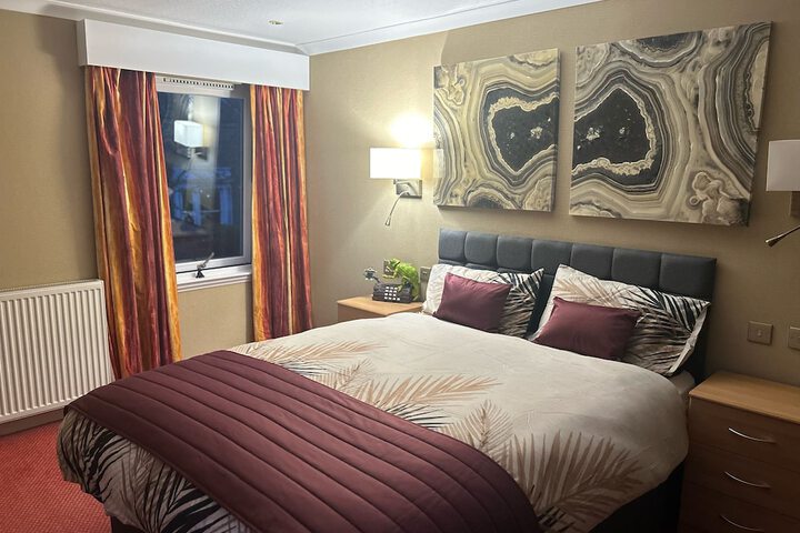 Room 4 of 38