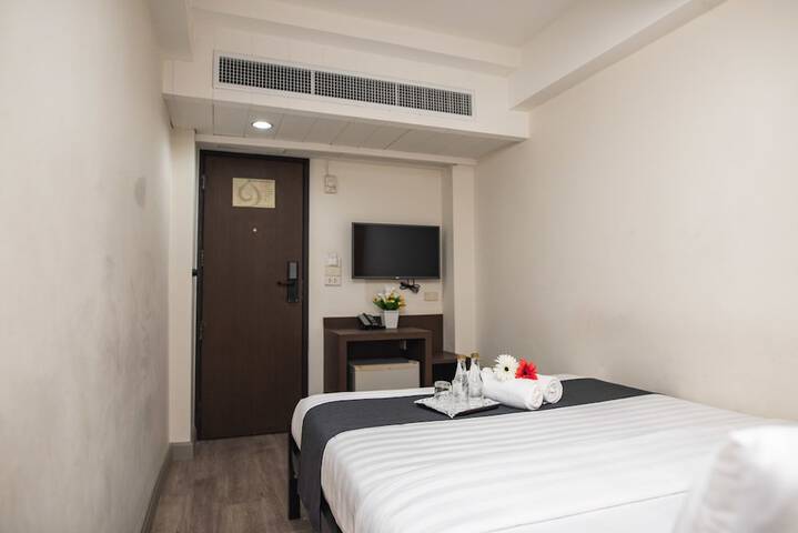 Room 33 of 98
