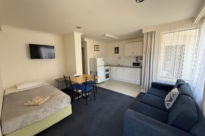 Room 37 of 64