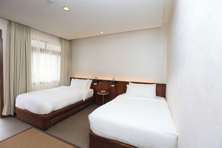 Room 16 of 104