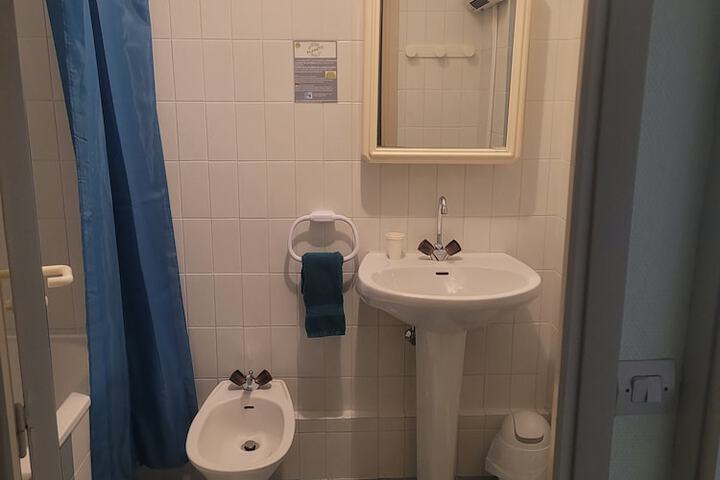 Room 41 of 62
