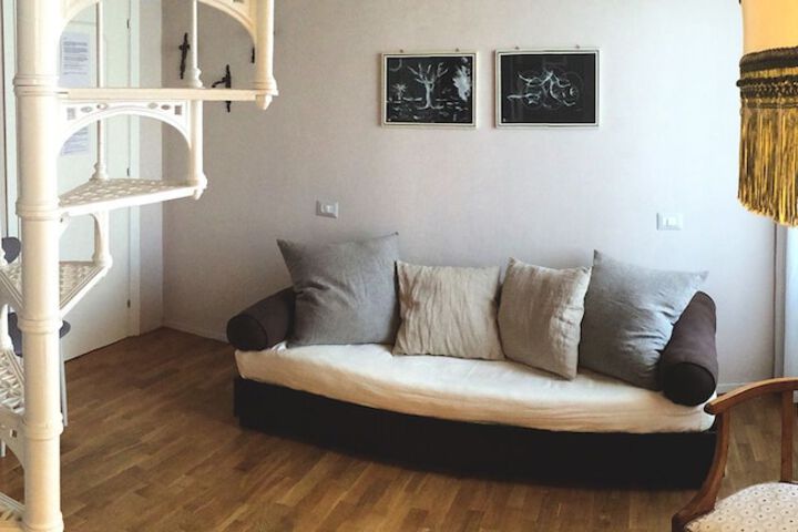 Room 27 of 69