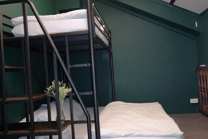 Room 9 of 39