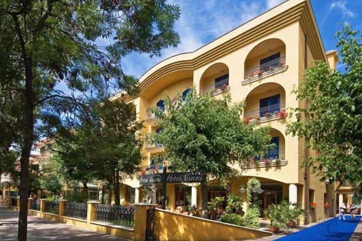 Hotel 38 of 39
