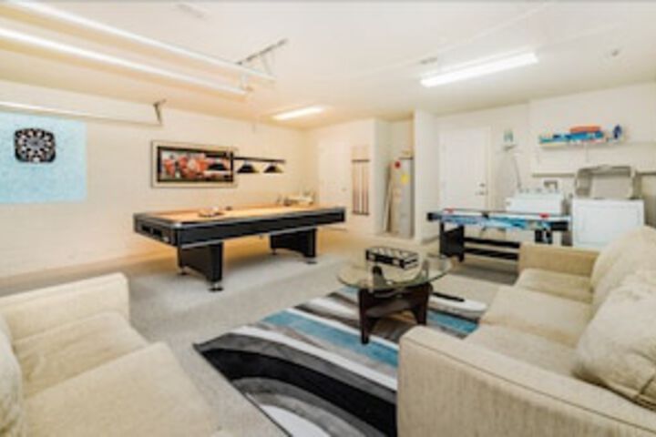 Room 16 of 44