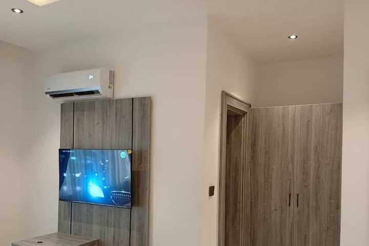 Room 3 of 49