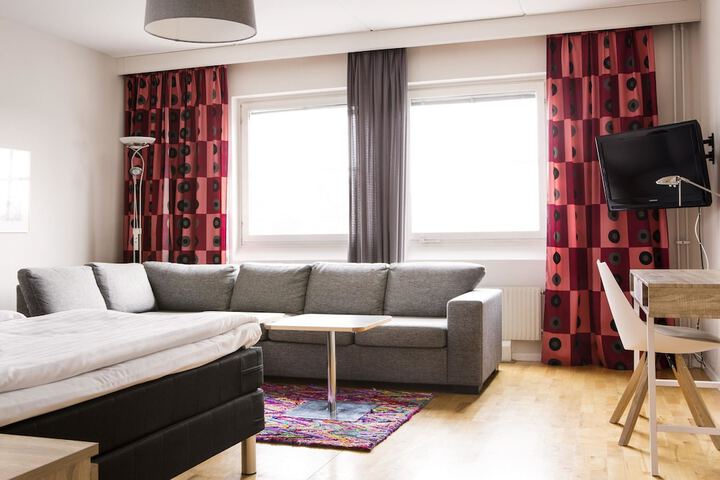 Room 9 of 29