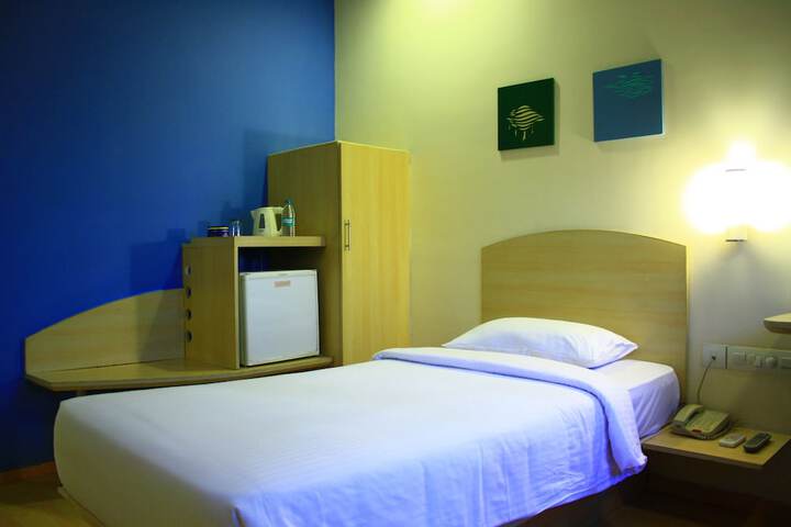 Room 12 of 62