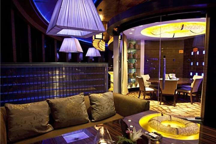 Lounge 96 of 114