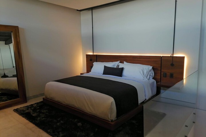 Room 14 of 51