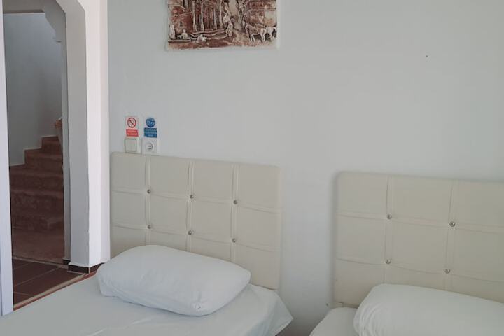 Room 13 of 68