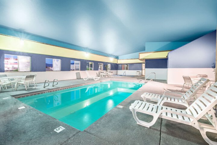 Hotel with Pool