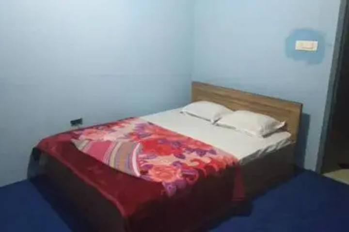Room 4 of 15