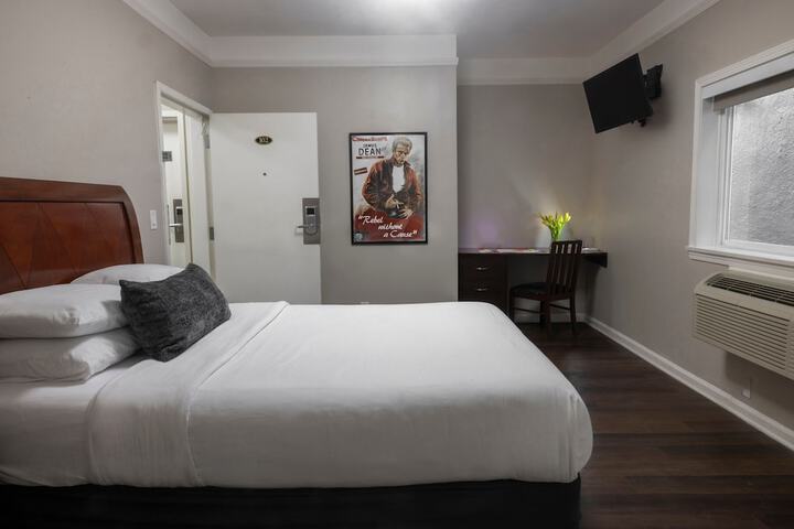 Room 37 of 65