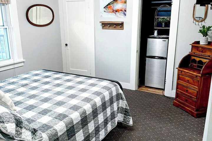 Room 30 of 43