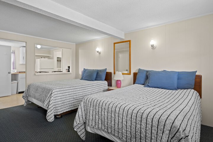 Room 9 of 37