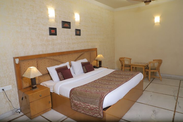 Room 12 of 22