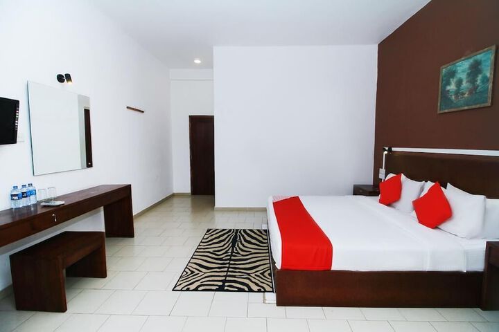 Room 7 of 19
